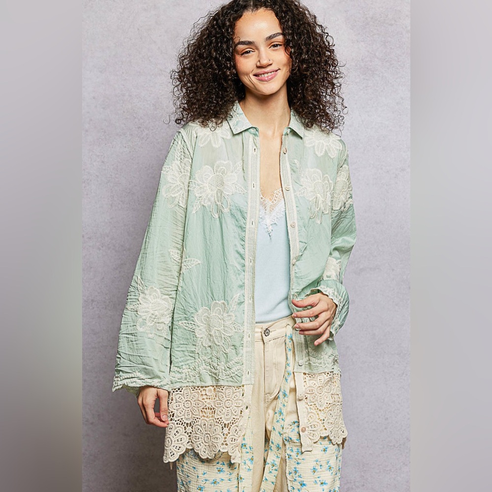 #97 V5-3 POl Mint Floral Lace Button-Up Shirt